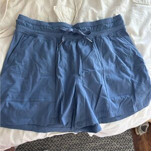 Lululemon Dance Studio High Rise shorts 3.5
